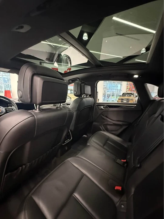 2024 Porsche Macan - Image 7 of 9