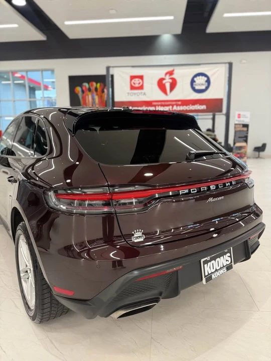 2024 Porsche Macan - Image 8 of 9