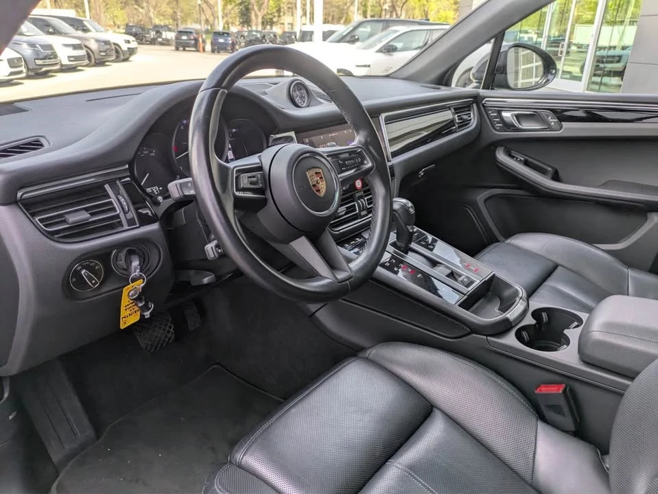 2024 Porsche Macan - Image 9 of 18