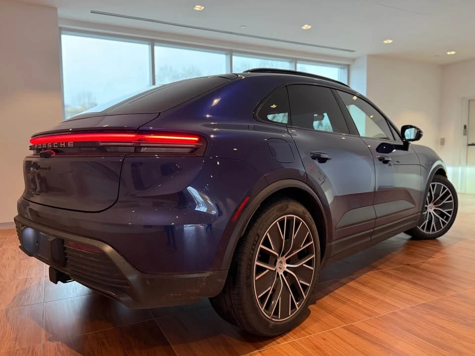 2024 Porsche Macan Electric - Image 3 of 20