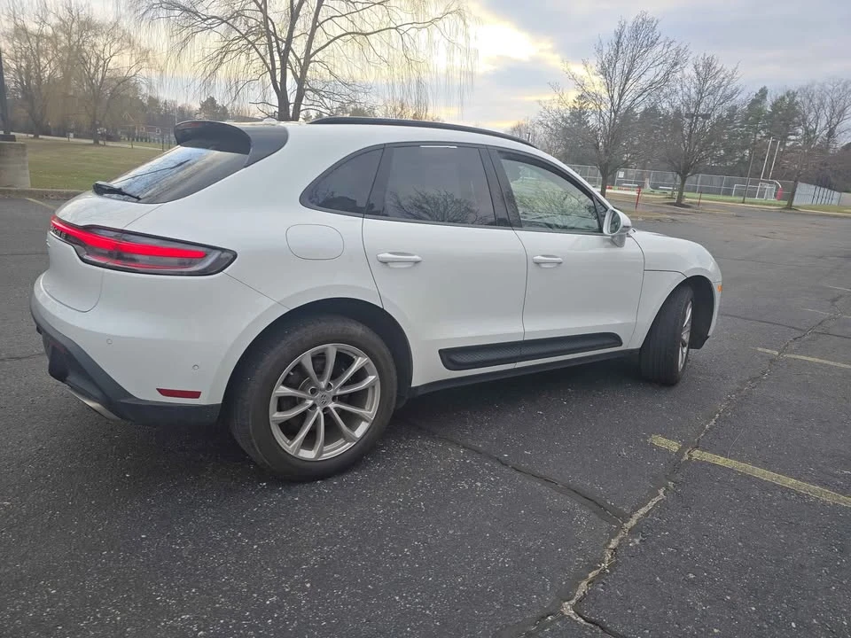 2024 Porsche Macan - Image 11 of 16