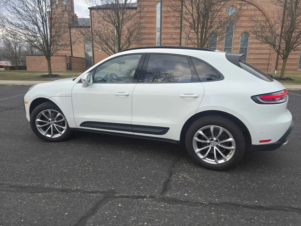 2024 Porsche Macan - Image 6 of 16