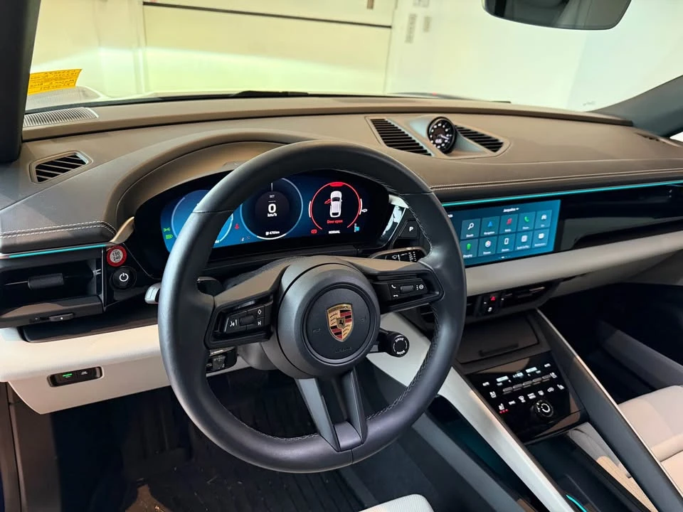 2024 Porsche Macan Electric - Image 19 of 20
