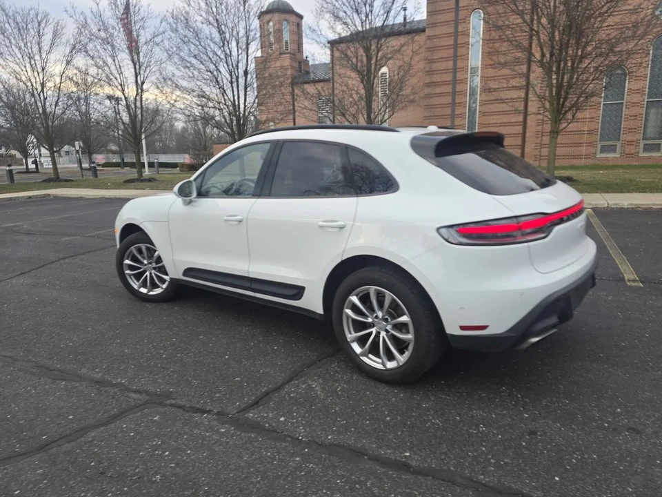 2024 Porsche Macan - Image 7 of 16