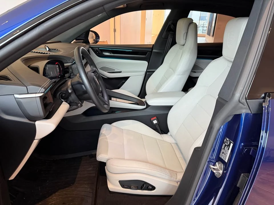 2024 Porsche Macan Electric - Image 11 of 20