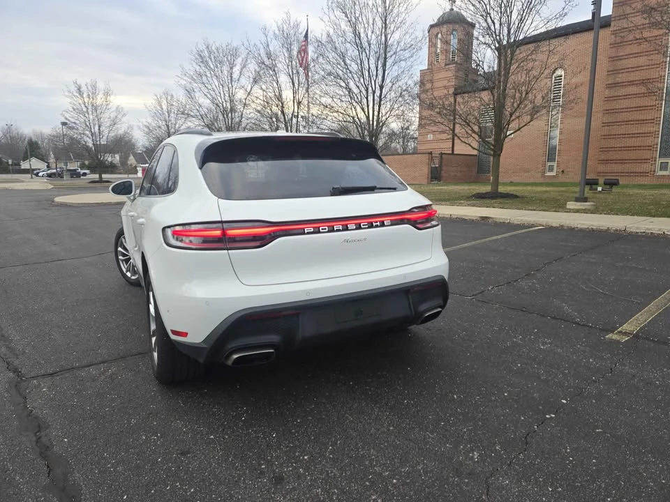 2024 Porsche Macan - Image 8 of 16