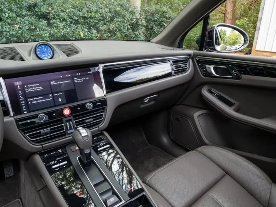 2024 Porsche Macan - Image 5 of 9