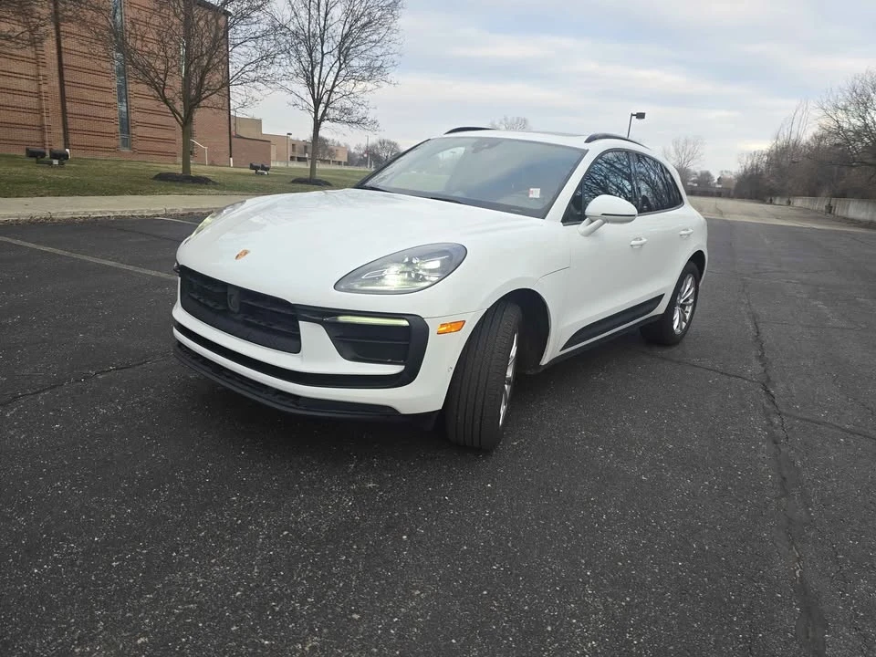 2024 Porsche Macan - Image 3 of 16