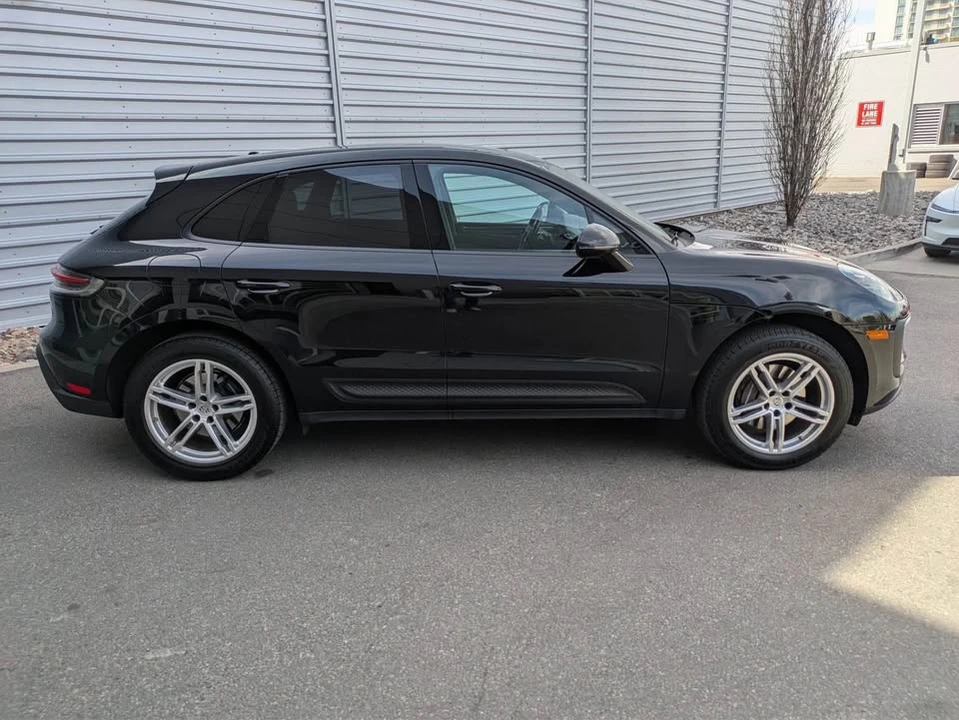 2024 Porsche Macan - Image 2 of 18