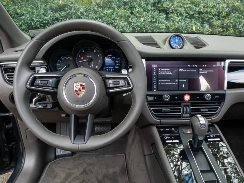 2024 Porsche Macan - Image 7 of 9
