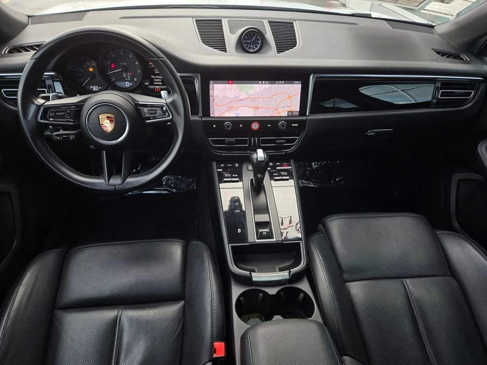 2024 Porsche Macan - Image 14 of 20