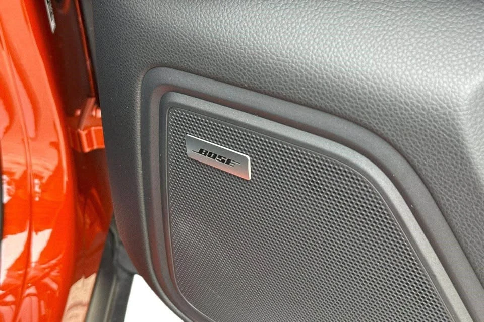 2024 Porsche Macan - Image 14 of 18