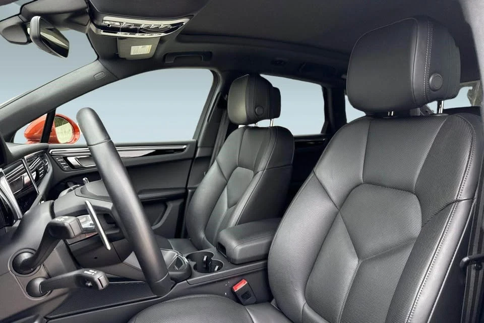 2024 Porsche Macan - Image 11 of 18