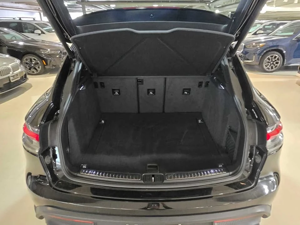 2024 Porsche Macan - Image 12 of 17