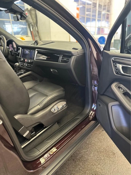 2024 Porsche Macan - Image 2 of 2