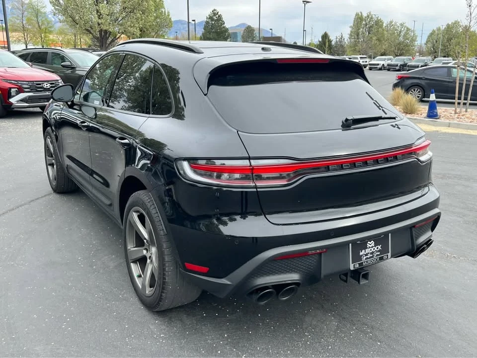 2024 Porsche Macan - Image 10 of 17