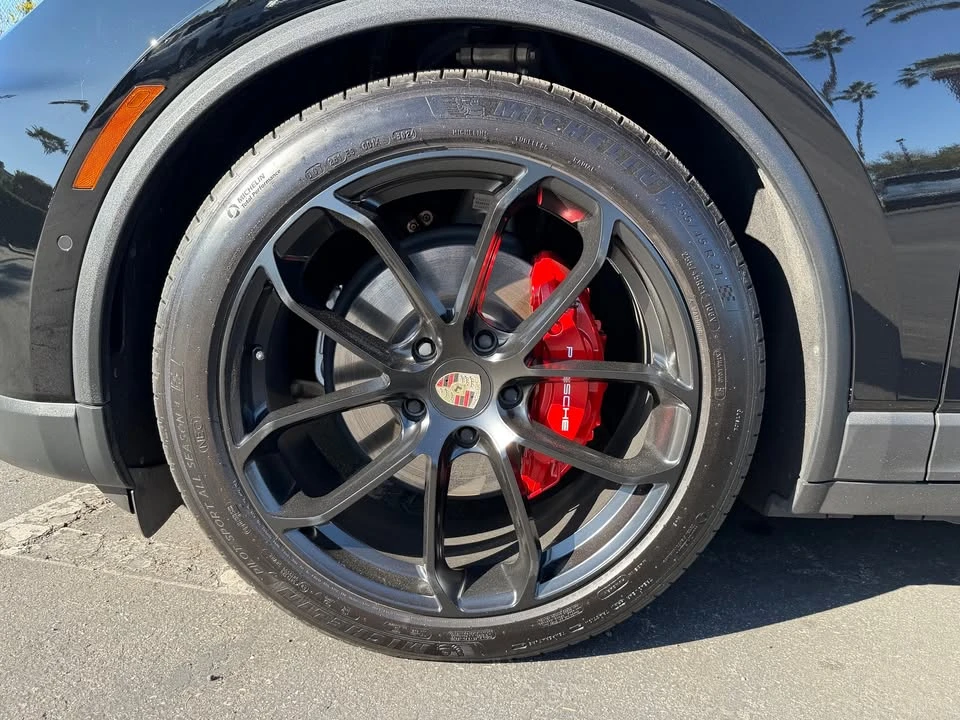 2024 Porsche Macan Electric - Image 11 of 19