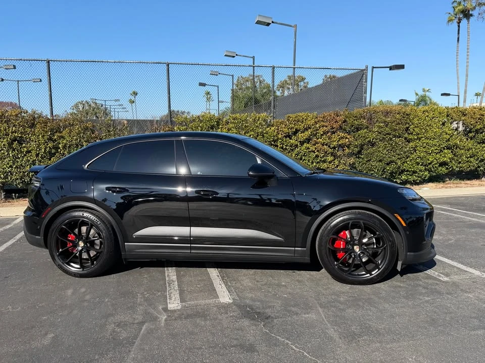 2024 Porsche Macan Electric - Image 2 of 19