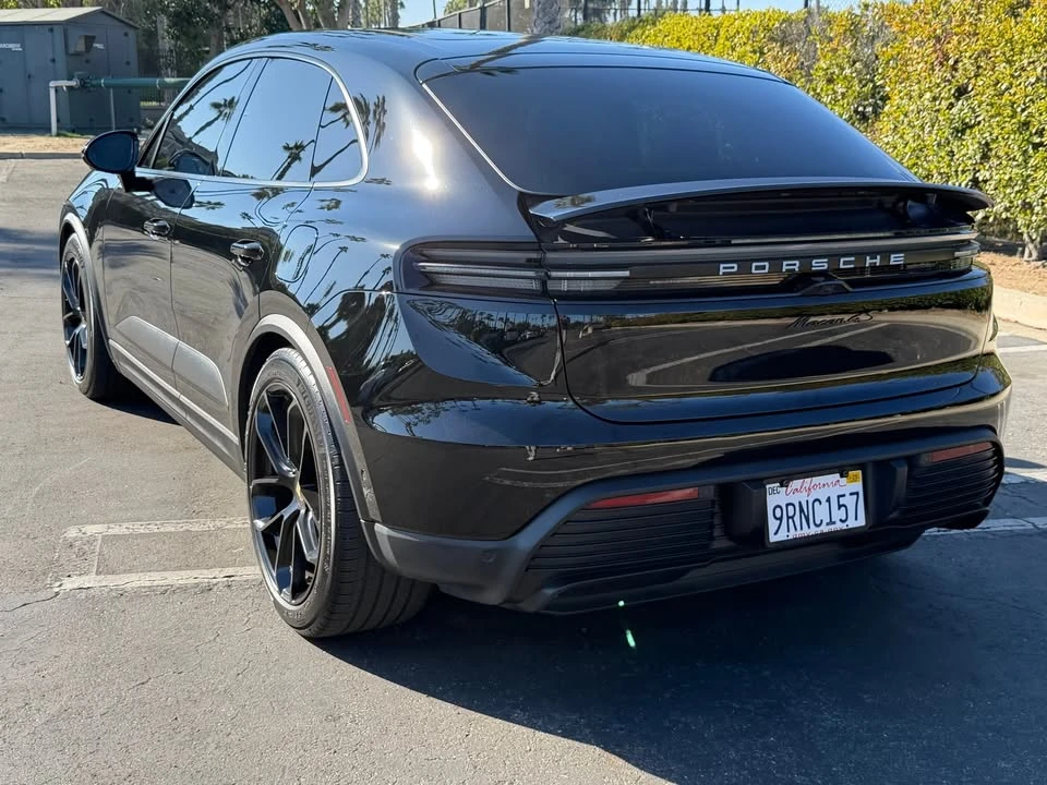 2024 Porsche Macan Electric - Image 7 of 19