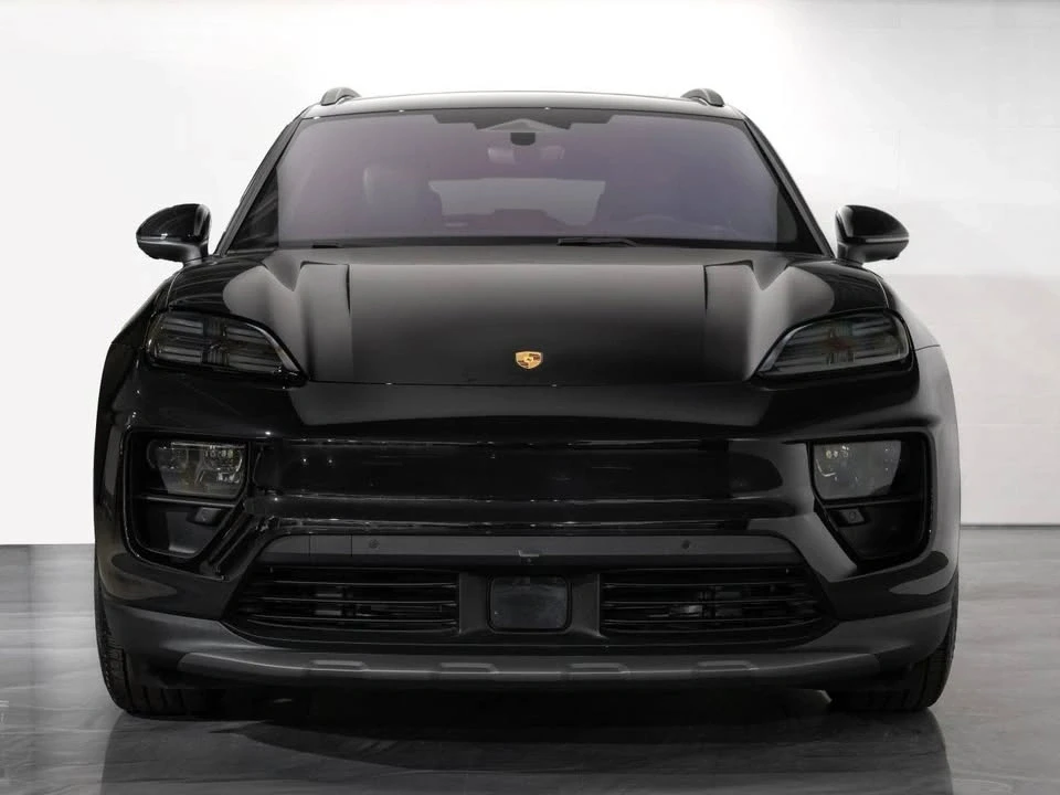 2024 Porsche Macan Electric - Image 4 of 20