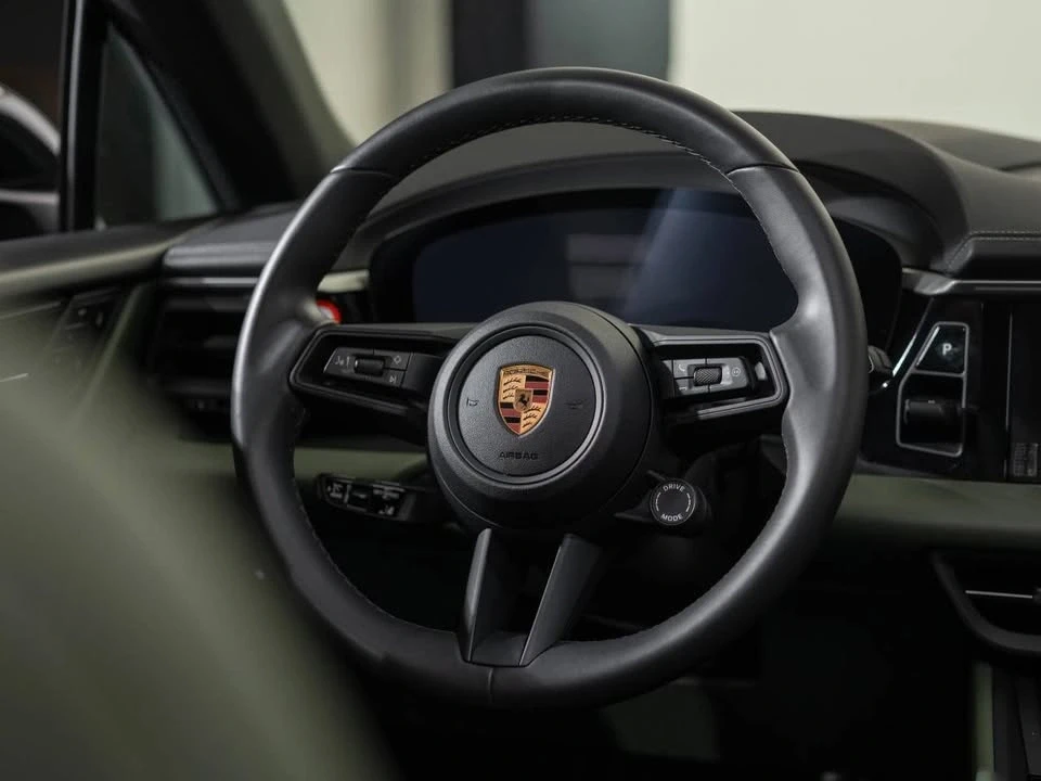 2024 Porsche Macan Electric - Image 15 of 20