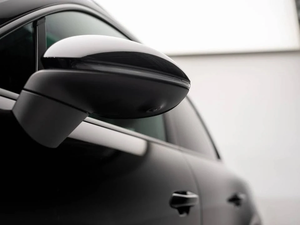 2024 Porsche Macan Electric - Image 12 of 20