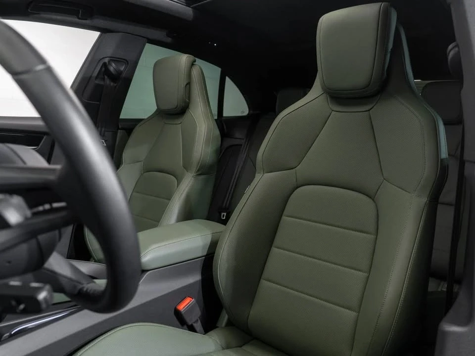2024 Porsche Macan Electric - Image 14 of 20