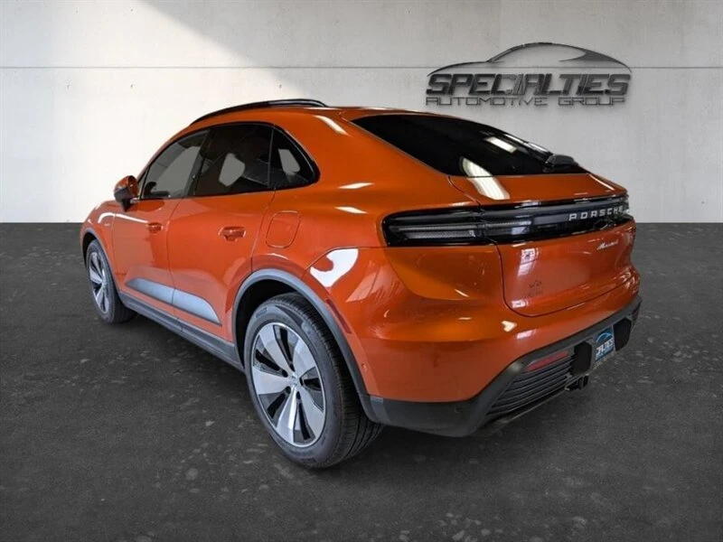 2024 Porsche Macan Electric - Image 8 of 20