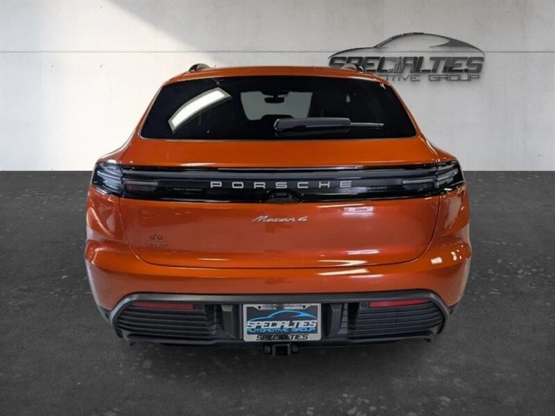 2024 Porsche Macan Electric - Image 9 of 20