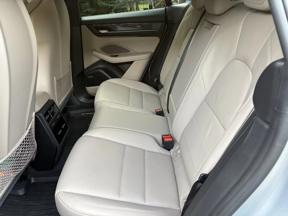 2024 Porsche Macan Electric - Image 5 of 5