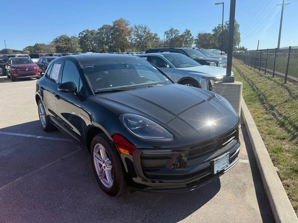 2024 Porsche Macan - Image 2 of 5