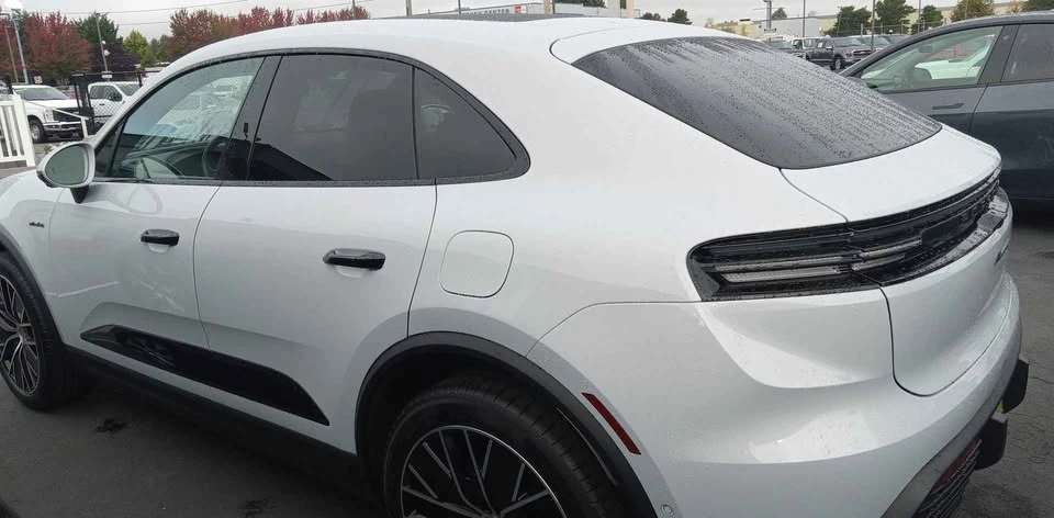 2024 Porsche Macan Electric - Image 2 of 5