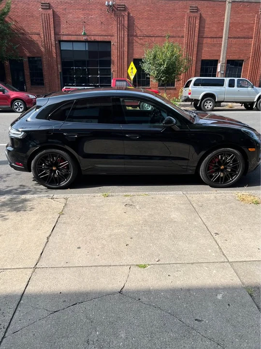 2024 Porsche Macan GTS - Image 4 of 4