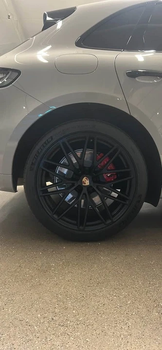 2024 Porsche Macan GTS - Image 8 of 17