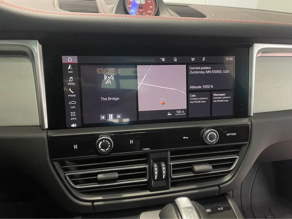 2024 Porsche Macan GTS - Image 10 of 15