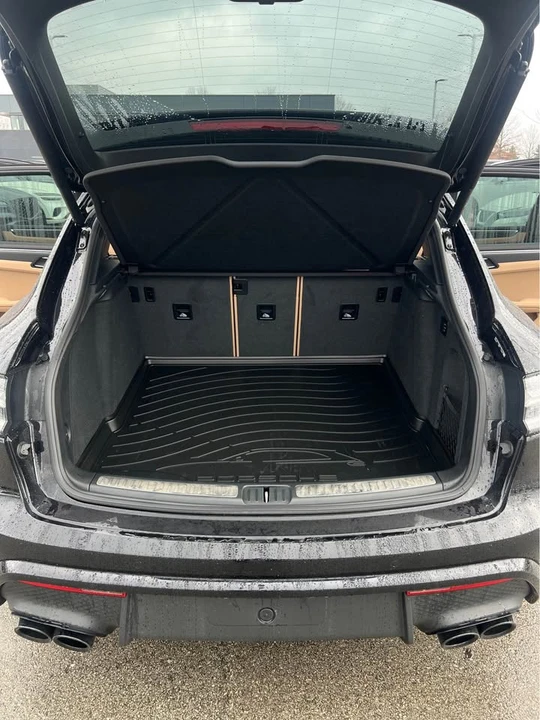 2024 Porsche Macan GTS - Image 8 of 16