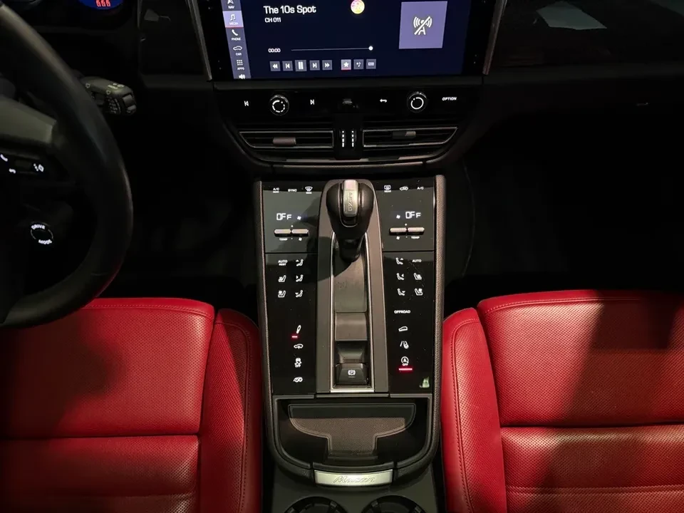 2024 Porsche Macan GTS - Image 8 of 17