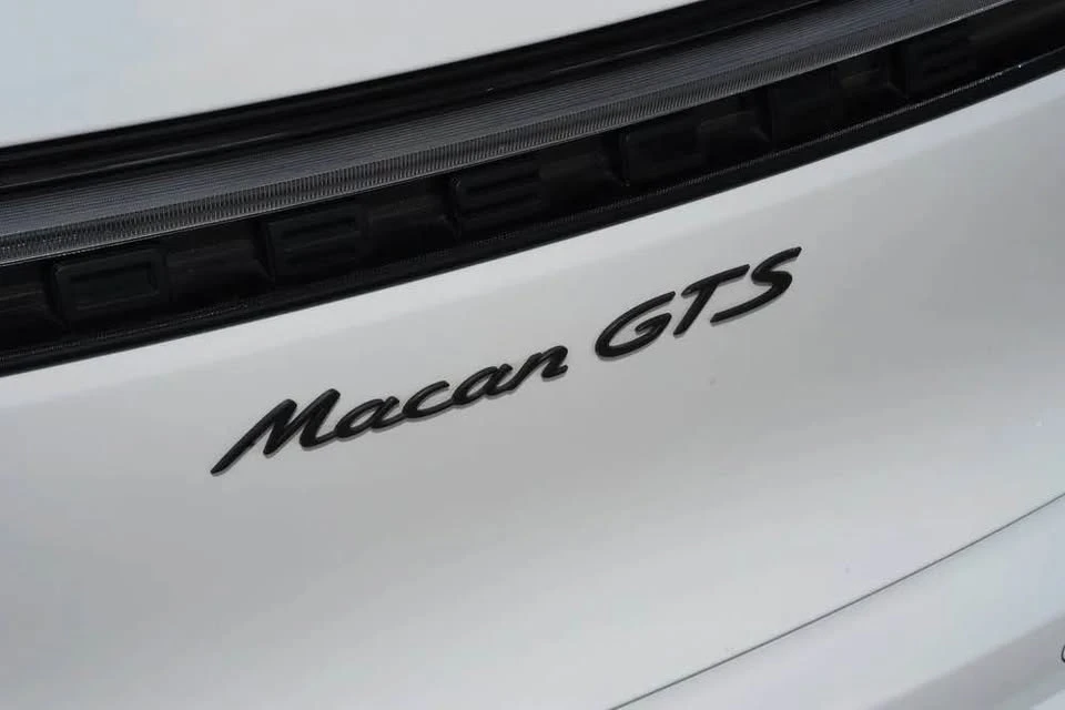 2024 Porsche Macan GTS - Image 10 of 11
