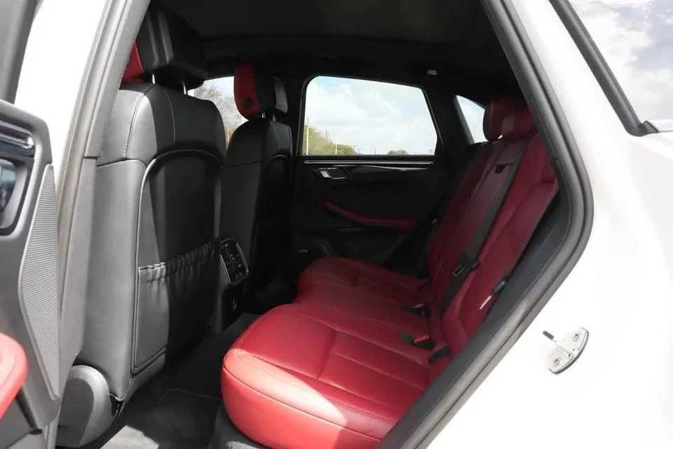 2024 Porsche Macan GTS - Image 9 of 11