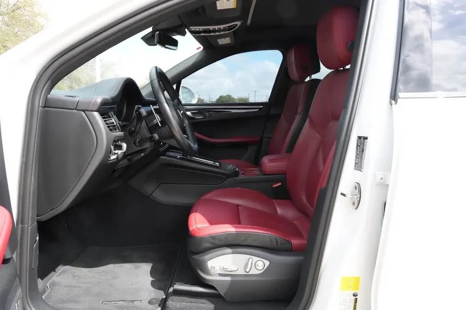 2024 Porsche Macan GTS - Image 8 of 11