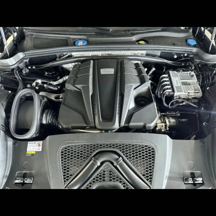 2024 Porsche Macan S - Image 11 of 19