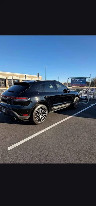 2024 Porsche Macan S - Image 4 of 9