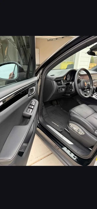 2024 Porsche Macan S - Image 6 of 9