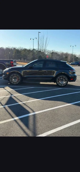 2024 Porsche Macan S - Image 5 of 9