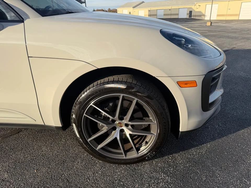 2024 Porsche Macan - Image 5 of 18