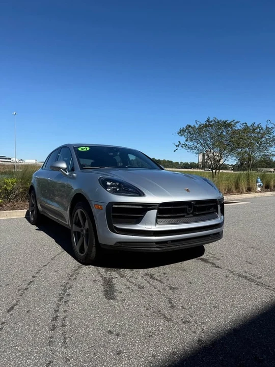 2024 Porsche Macan - Image 2 of 8