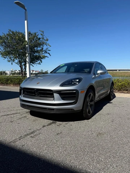 2024 Porsche Macan - Image 3 of 8
