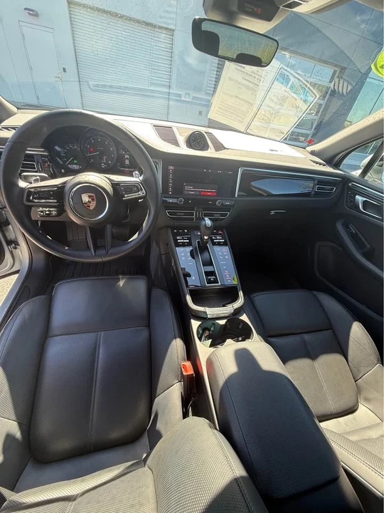 2024 Porsche Macan - Image 8 of 8