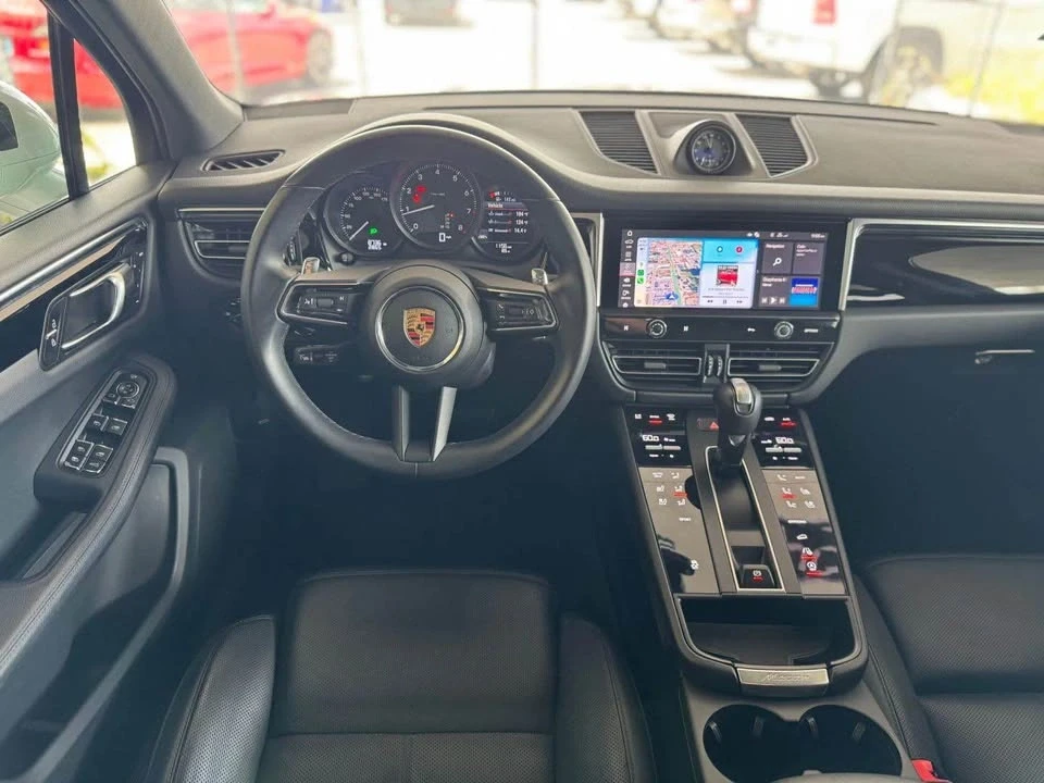 2024 Porsche Macan - Image 19 of 20