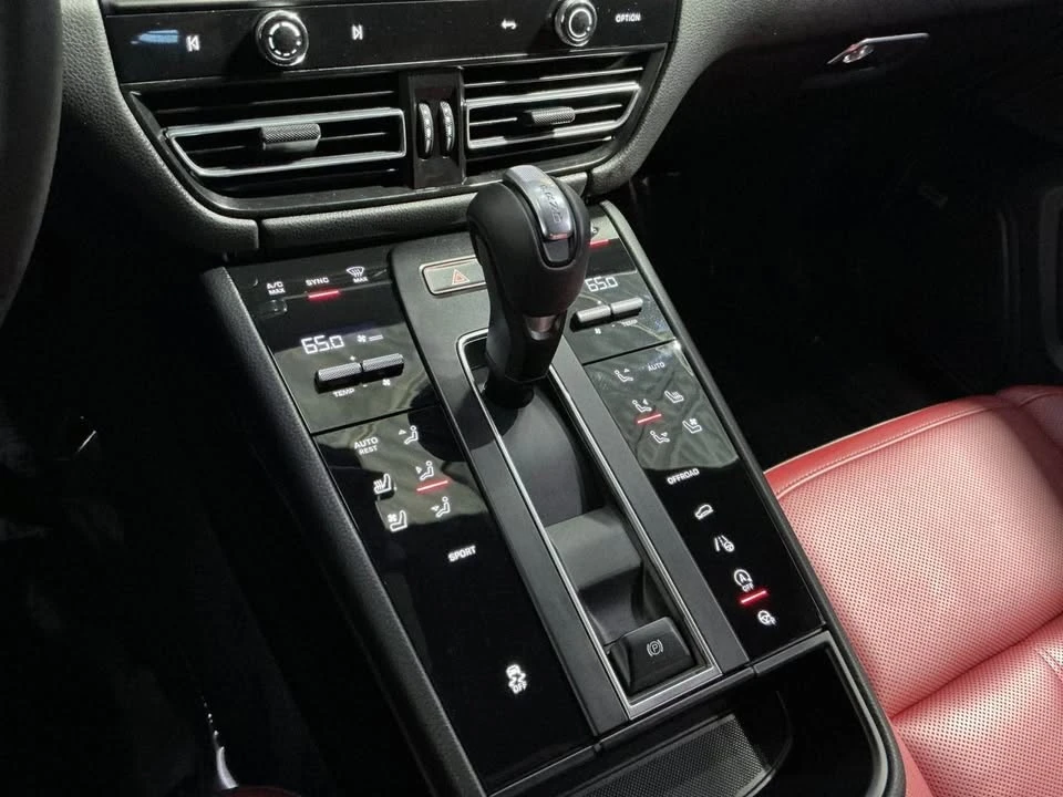 2024 Porsche Macan - Image 5 of 9